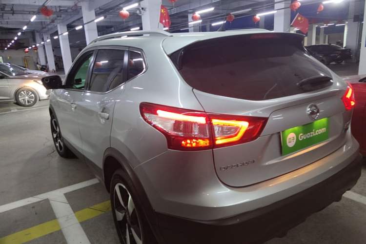 Used Nissan Qashqai 2016 2.0L CVT Luxury Edition Rear Left 45 Deg
