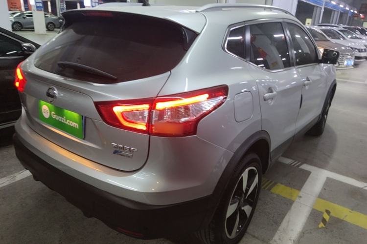 Used Nissan Qashqai 2016 2.0L CVT Luxury Edition Rear Right 45 Deg