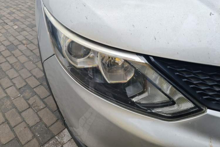 Used Nissan Qashqai 2016 2.0L CVT Elite Edition Right Front Headlight