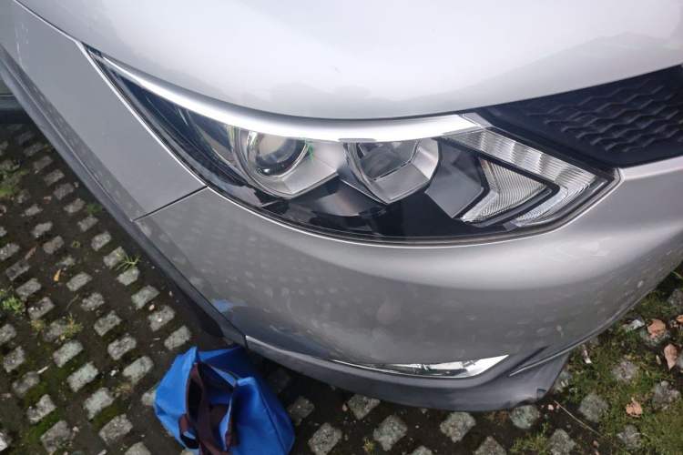 Used Nissan Qashqai 2016 2.0L CVT Leading Edition Right Front Headlight