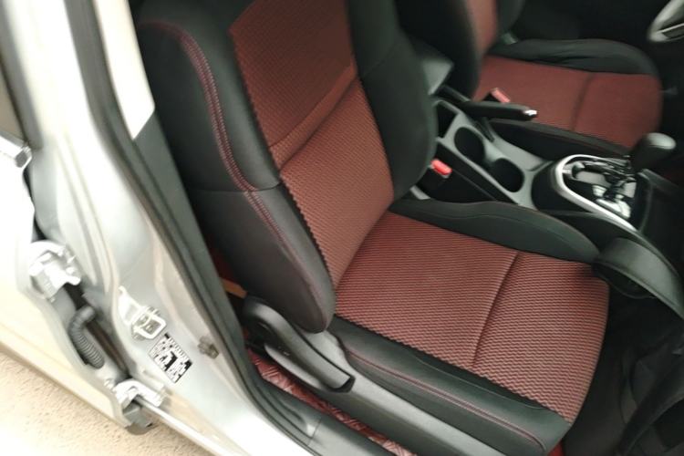 Used Nissan Qashqai 2016 2.0L CVT Elite Edition Right Front Seat