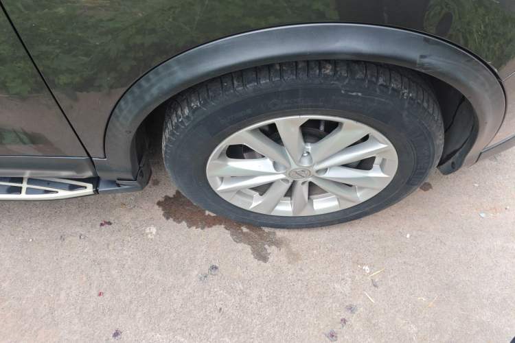 Used Nissan Qashqai 2016 2.0L CVT Elite Edition Right Front Wheel Hub