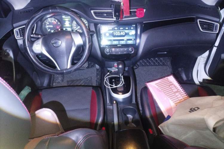 Used Nissan Qashqai 2016 2.0L CVT Luxury Edition Audio And AC Panel