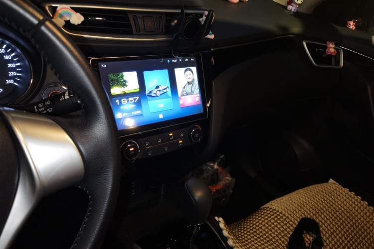 Used Nissan Qashqai 2016 2.0L CVT Luxury Edition Audio And AC Panel