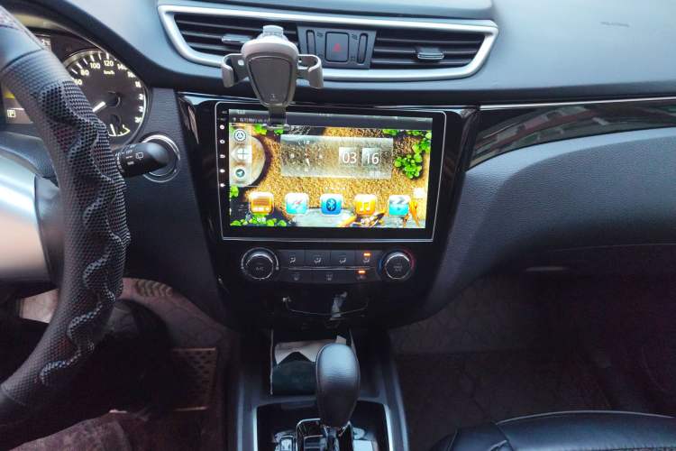Used Nissan Qashqai 2016 2.0L CVT Luxury Edition Audio And AC Panel