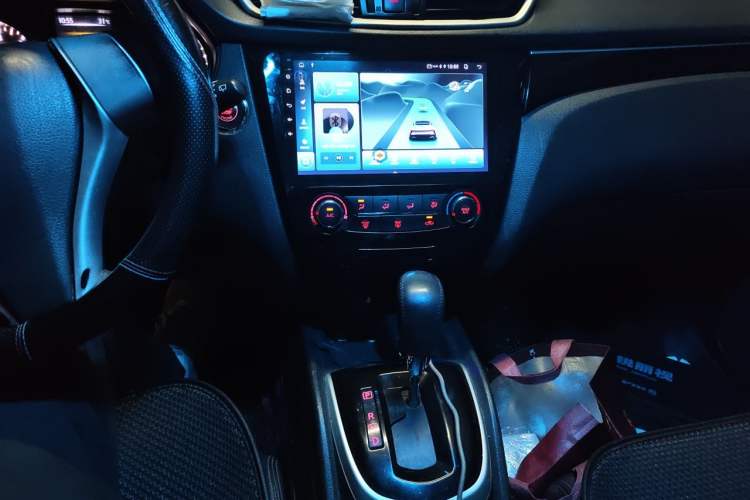 Used Nissan Qashqai 2016 2.0L CVT Luxury Edition Audio And AC Panel
