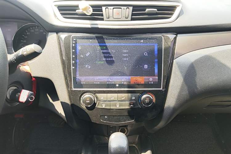 Used Nissan Qashqai 2016 1.2T CVT Fashion Edition Audio And AC Panel