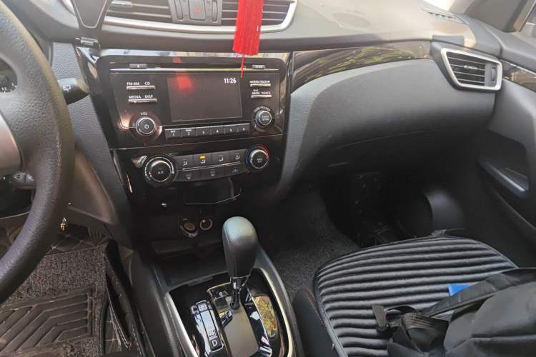 Used Nissan Qashqai 2016 2.0L CVT Elite Edition Audio And AC Panel