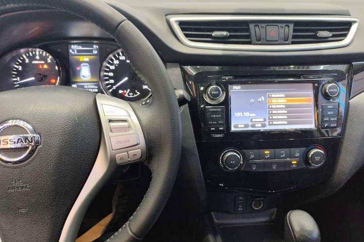 Used Nissan Qashqai 2016 2.0L CVT Flagship Edition Audio And AC Panel