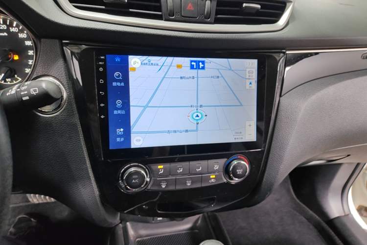 Used Nissan Qashqai 2016 2.0L CVT Luxury Edition Audio And AC Panel