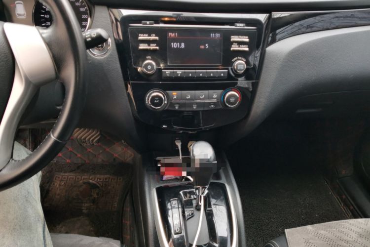 Used Nissan Qashqai 2016 2.0L CVT Luxury Edition Audio And AC Panel