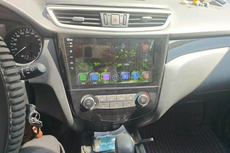 Used Nissan Qashqai 2016 2.0L CVT Elite Edition Audio And AC Panel
