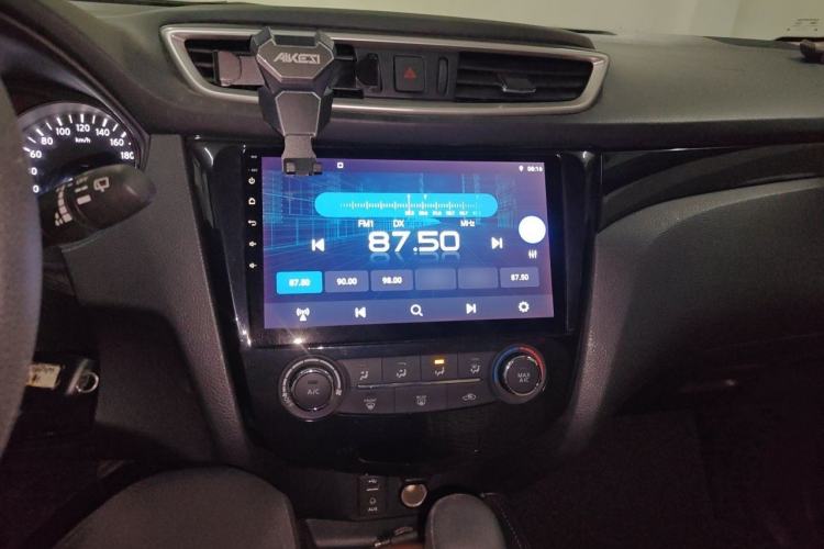 Used Nissan Qashqai 2016 2.0L CVT Elite Edition Audio And AC Panel