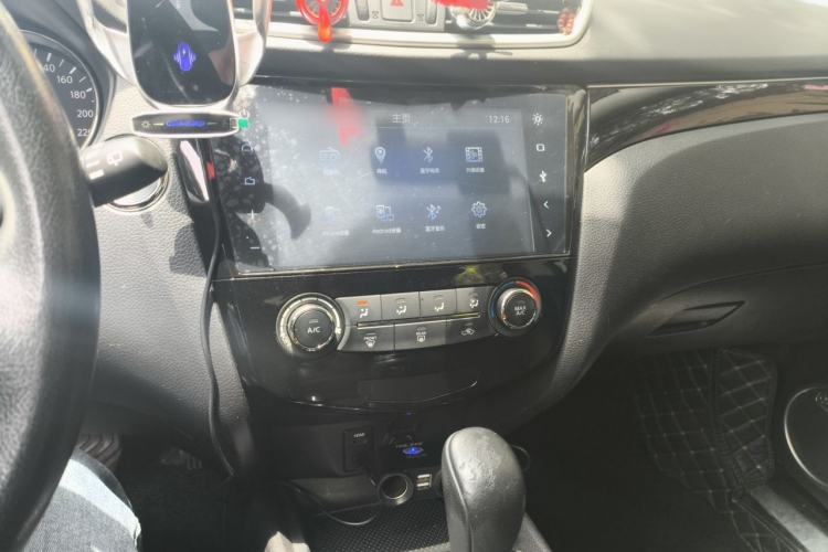 Used Nissan Qashqai 2016 2.0L CVT Luxury Edition Audio And AC Panel