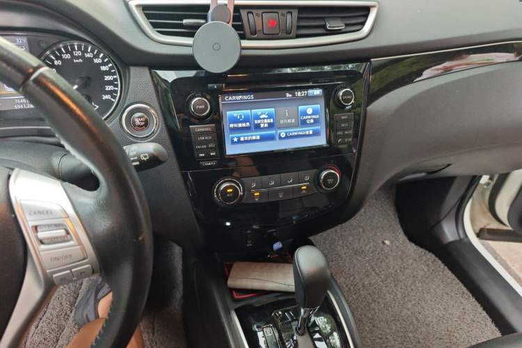 Used Nissan Qashqai 2016 2.0L CVT Flagship Edition Audio And AC Panel