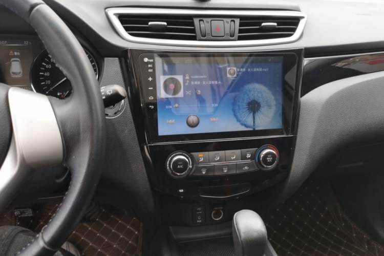Used Nissan Qashqai 2016 2.0L CVT Luxury Edition Audio And AC Panel