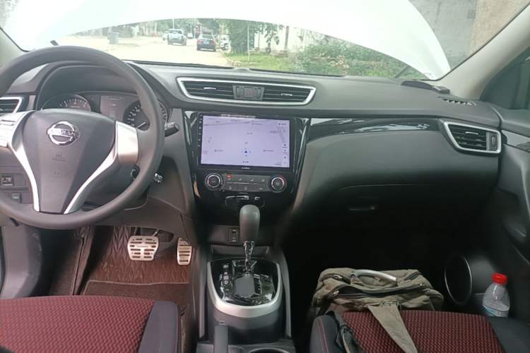 Used Nissan Qashqai 2016 2.0L CVT Elite Edition Audio And AC Panel