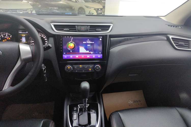 Used Nissan Qashqai 2016 2.0L CVT Elite Edition Audio And AC Panel