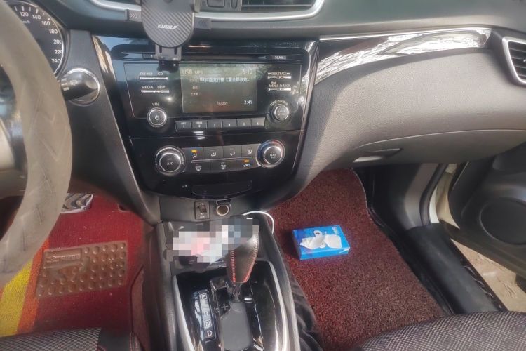 Used Nissan Qashqai 2016 2.0L CVT Luxury Edition Audio And AC Panel