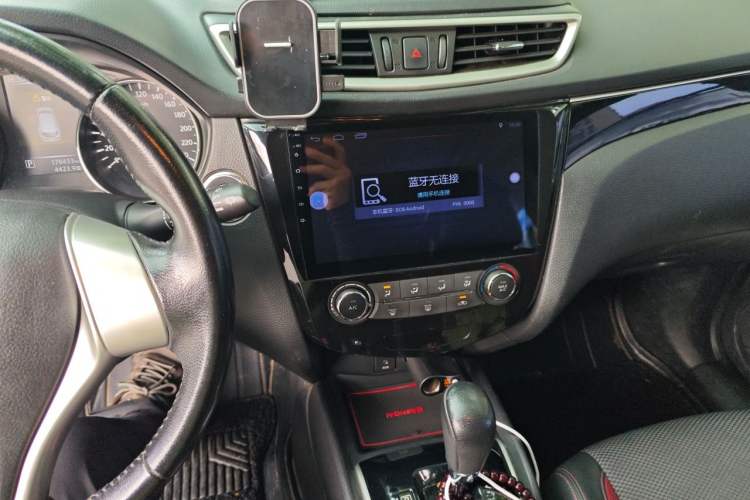 Used Nissan Qashqai 2016 2.0L CVT Luxury Edition Audio And AC Panel