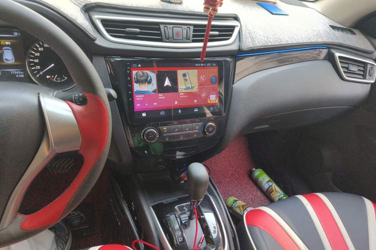 Used Nissan Qashqai 2016 2.0L CVT Elite Edition Audio And AC Panel