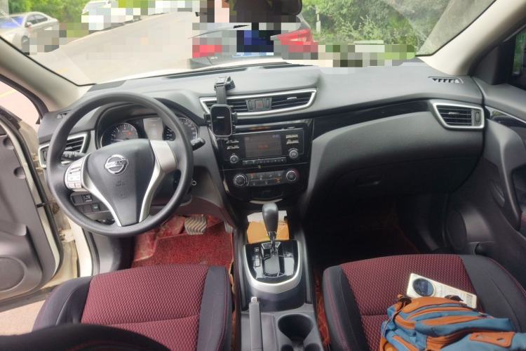 Used Nissan Qashqai 2016 2.0L CVT Elite Edition Center Console