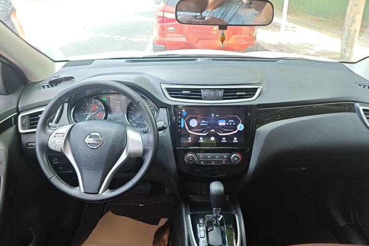 Used Nissan Qashqai 2016 2.0L CVT Luxury Edition Center Console