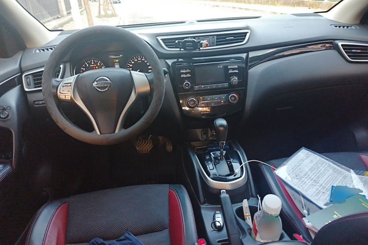 Used Nissan Qashqai 2016 2.0L CVT Luxury Edition Center Console