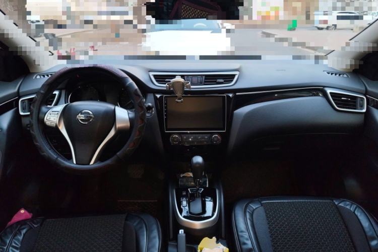Used Nissan Qashqai 2016 2.0L CVT Luxury Edition Center Console