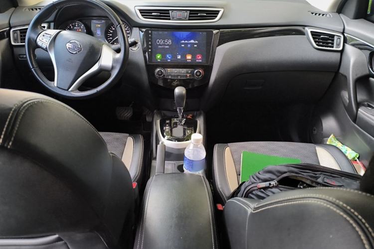 Used Nissan Qashqai 2016 2.0L CVT Luxury Edition Center Console