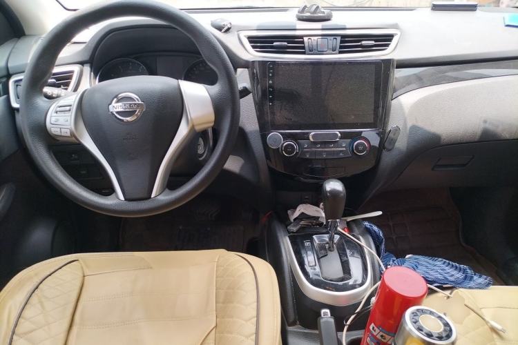 Used Nissan Qashqai 2016 2.0L CVT Elite Edition Center Console