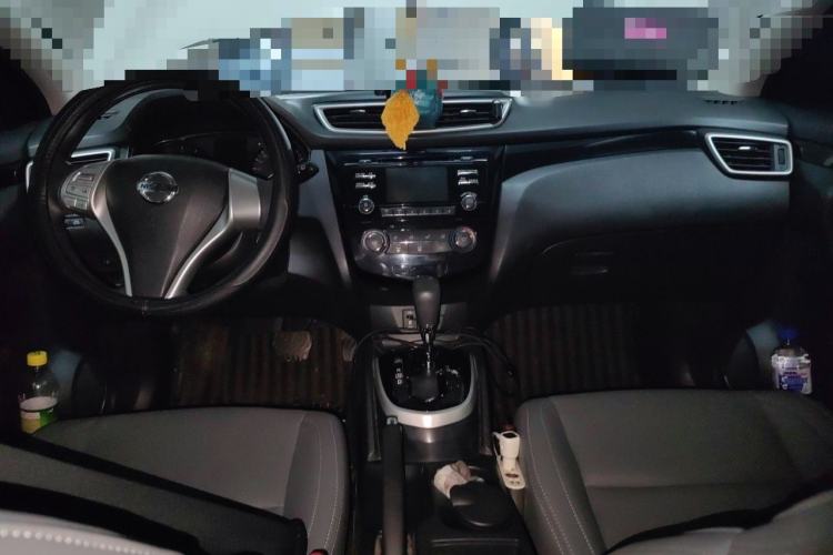 Used Nissan Qashqai 2016 2.0L CVT Elite Edition Center Console
