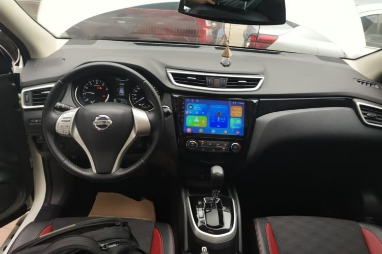 Used Nissan Qashqai 2016 2.0L CVT Luxury Edition Center Console