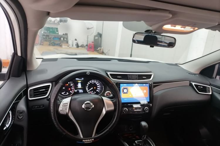 Used Nissan Qashqai 2016 2.0L CVT Luxury Edition Center Console