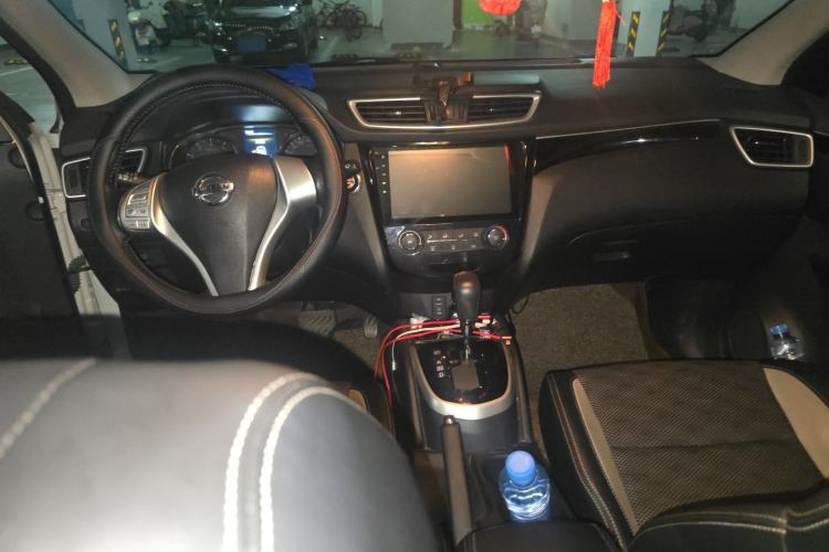 Used Nissan Qashqai 2016 2.0L CVT Luxury Edition Center Console