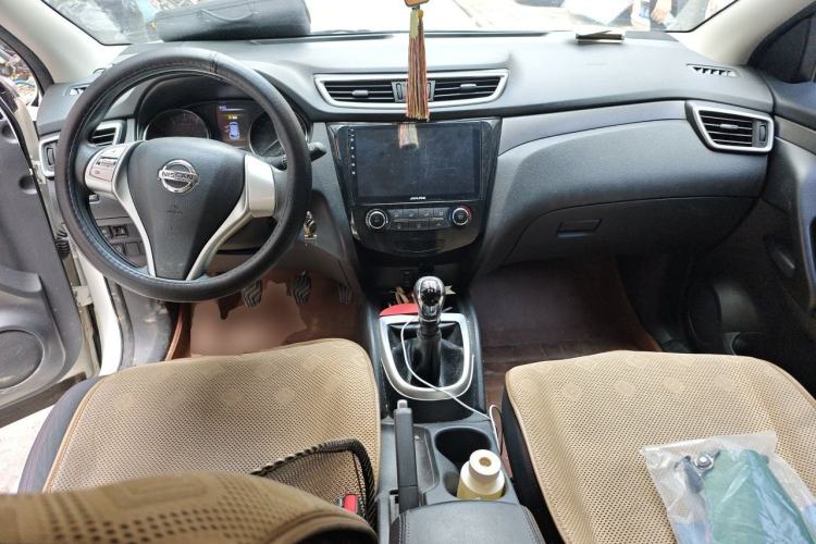 Used Nissan Qashqai 2016 1.2T Manual Fashion Edition Center Console