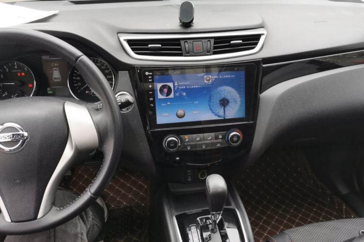 Used Nissan Qashqai 2016 2.0L CVT Luxury Edition Center Console