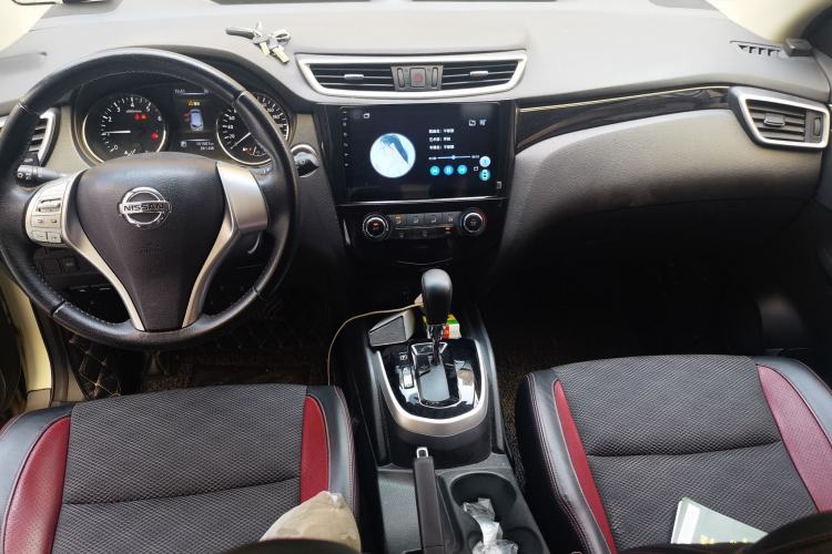 Used Nissan Qashqai 2016 2.0L CVT Luxury Edition Center Console