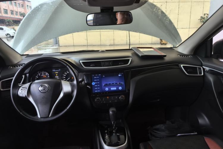 Used Nissan Qashqai 2016 2.0L CVT Luxury Edition Center Console