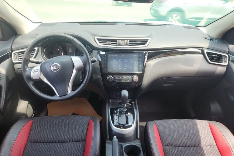 Used Nissan Qashqai 2016 2.0L CVT Luxury Edition Center Console