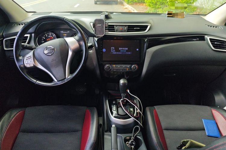 Used Nissan Qashqai 2016 2.0L CVT Luxury Edition Center Console