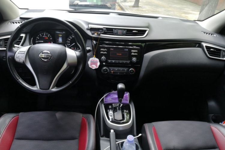 Used Nissan Qashqai 2016 2.0L CVT Luxury Edition Center Console