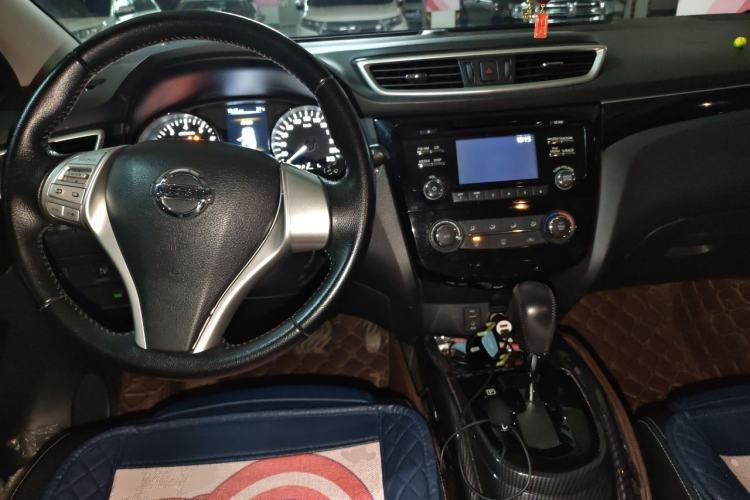 Used Nissan Qashqai 2016 2.0L CVT Luxury Edition Center Console