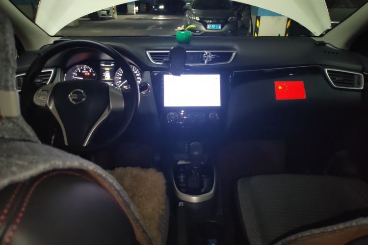Used Nissan Qashqai 2016 2.0L CVT Luxury Edition Center Console