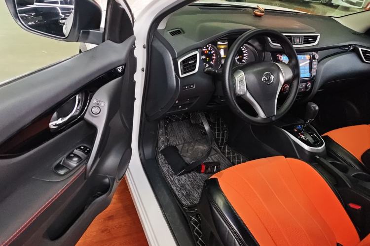 Used Nissan Qashqai 2016 2.0L CVT Elite Edition Driver Seat