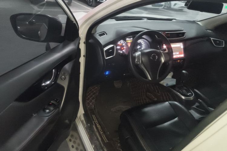 Used Nissan Qashqai 2016 2.0L CVT Elite Edition Driver Seat