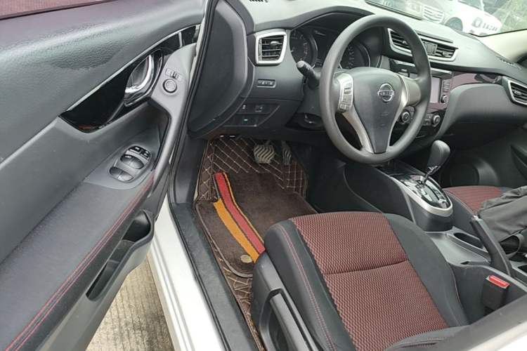 Used Nissan Qashqai 2016 2.0L CVT Elite Edition Driver Seat