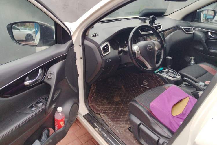 Used Nissan Qashqai 2016 2.0L CVT Luxury Edition Driver Seat