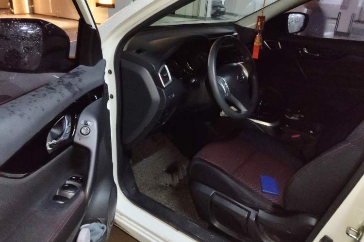 Used Nissan Qashqai 2016 2.0L CVT Elite Edition Driver Seat