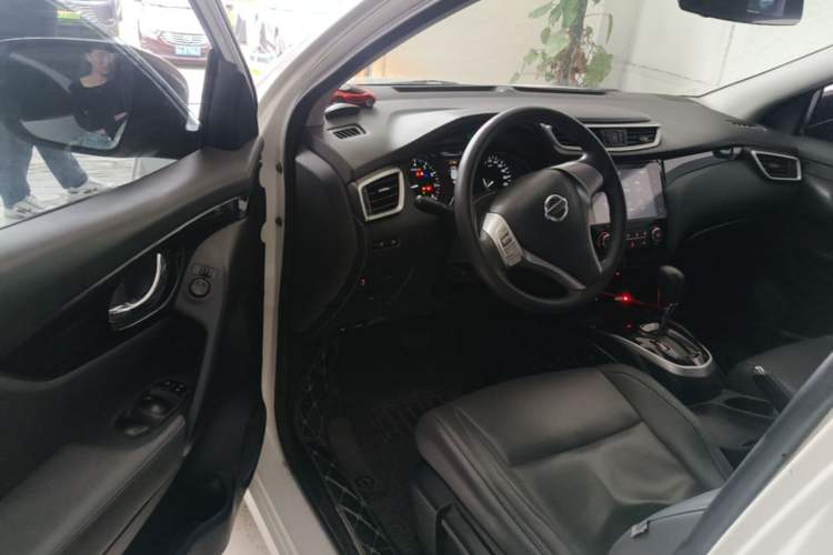 Used Nissan Qashqai 2016 2.0L CVT Elite Edition Driver Seat